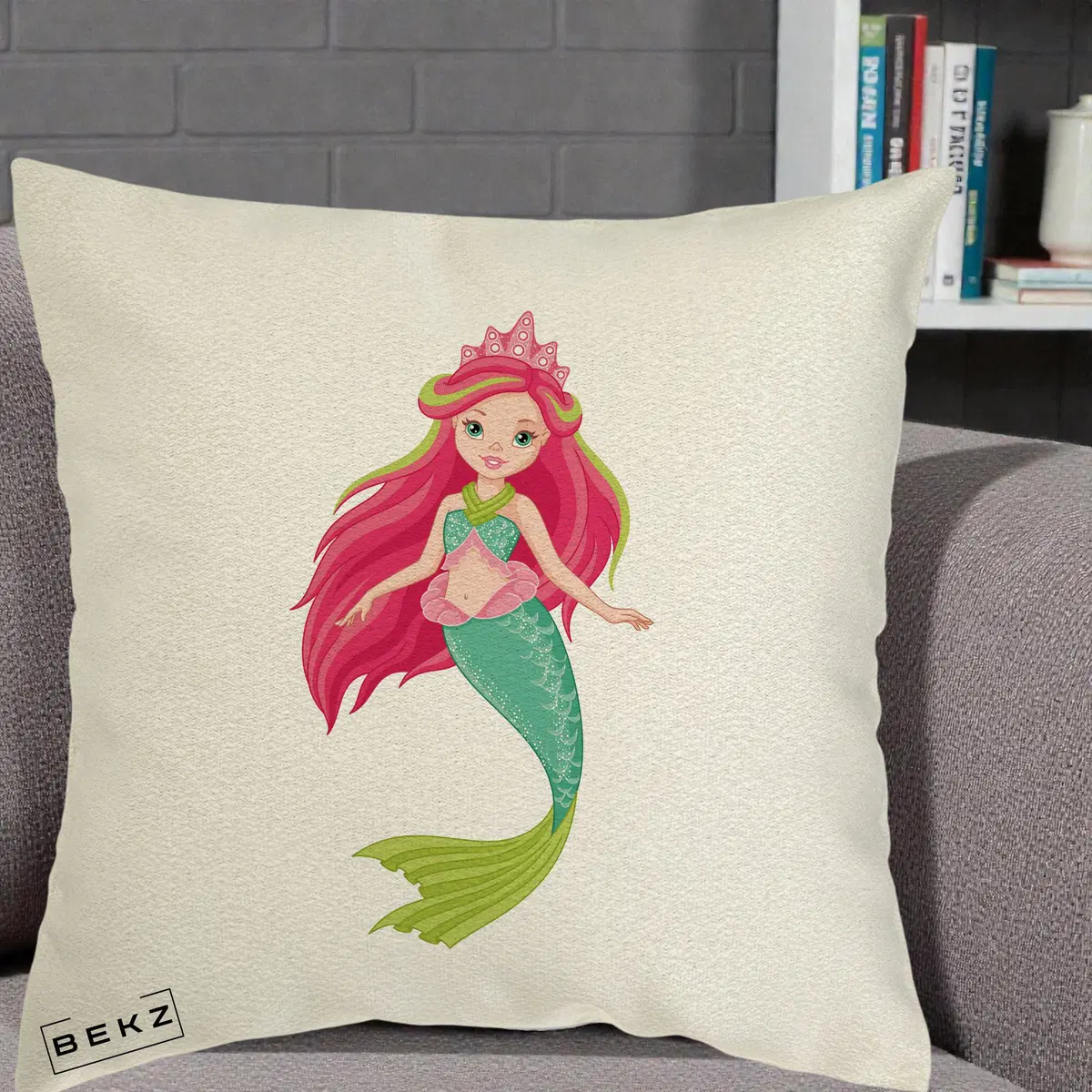 Perna Decorativa Sirena Roz cu Coroana, 40x40 cm, Ecru, Husa Detasabila, Perna, BEKZ®