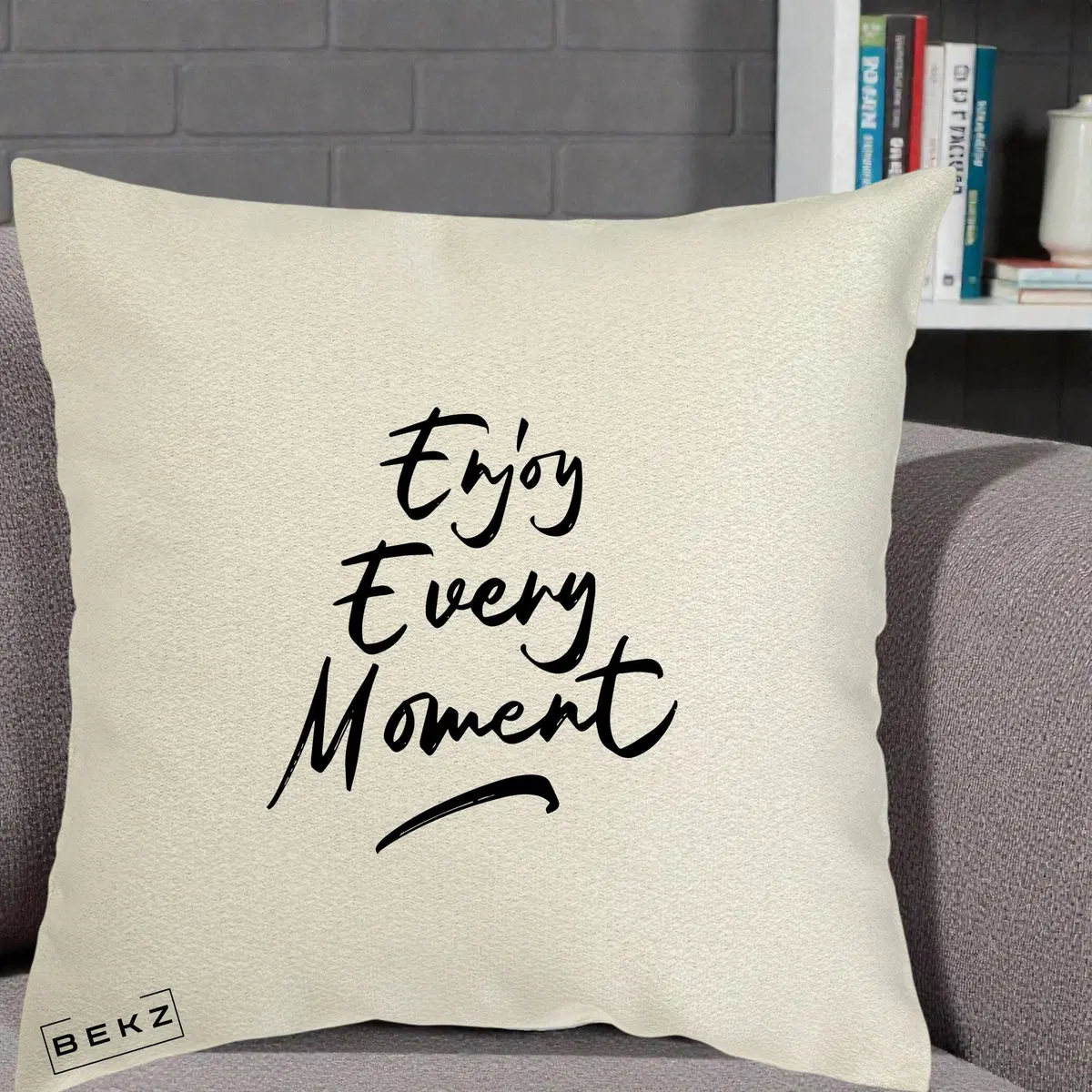 Perna Decorativa Enjoy Every Moment, 40x40 cm, Ecru, Husa Detasabila, Perna, BEKZ®