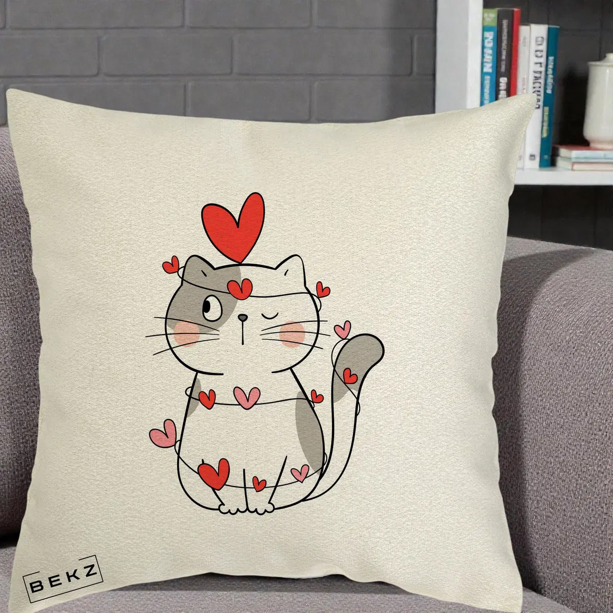 Perna Decorativa Pisica Kawaii cu Inimi, 40x40 cm, Ecru, Husa Detasabila, Perna, BEKZ®