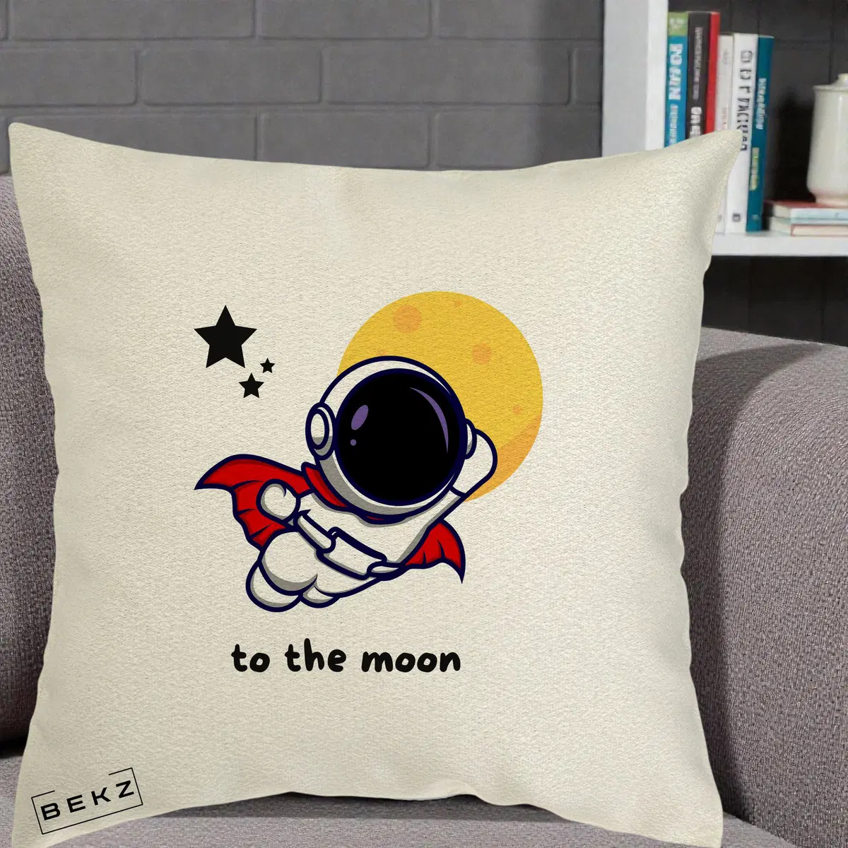 Perna Decorativa Astronaut To The Moon, 40x40 cm, Ecru, Husa Detasabila, Perna, BEKZ®