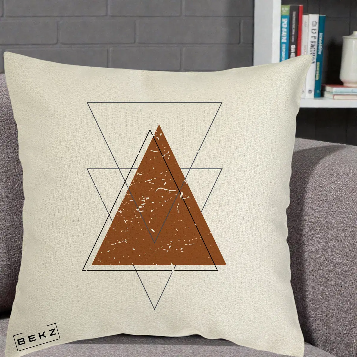 Perna Decorativa Geometric Triunghiuri Sacred, 40x40 cm, Ecru, Husa Detasabila, Perna, BEKZ®