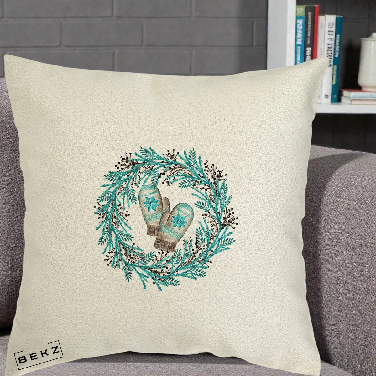 Perna Decorativa Coroana Turcoaz cu Manusi, 40x40 cm, Ecru, Husa Detasabila, Perna, BEKZ®