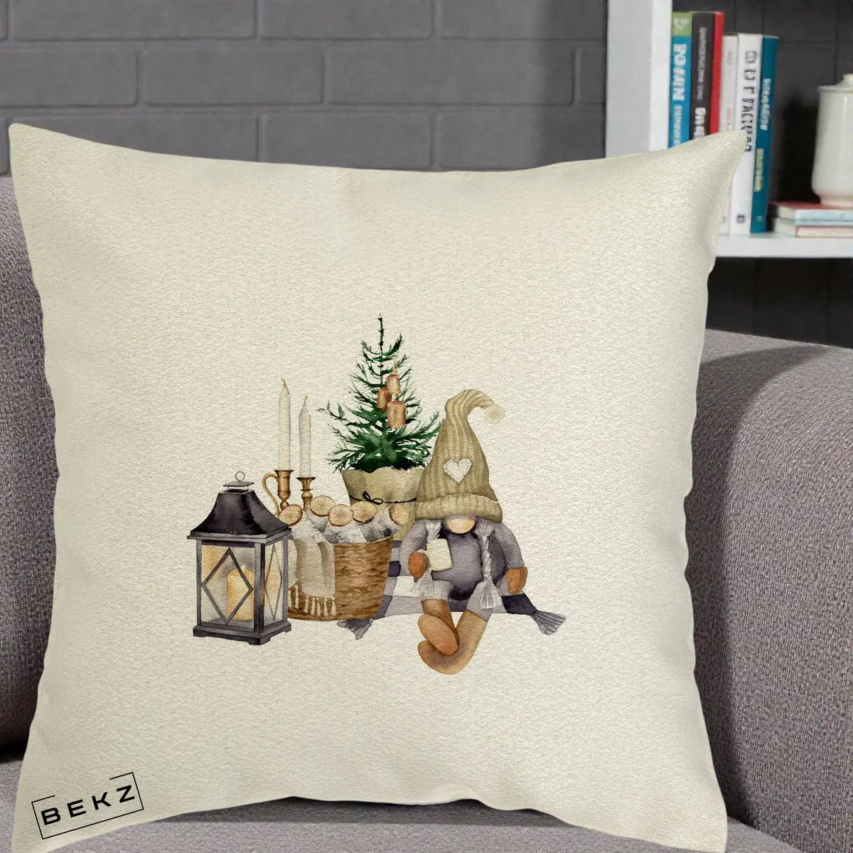 Perna Decorativa Gnom Scandinav cu Felinar, 40x40 cm, Ecru, Husa Detasabila, Perna, BEKZ®