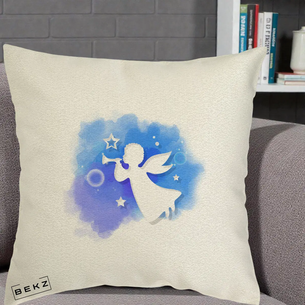 Perna Decorativa Inger cu Trompeta Albastru, 40x40 cm, Ecru, Husa Detasabila, Perna, BEKZ®