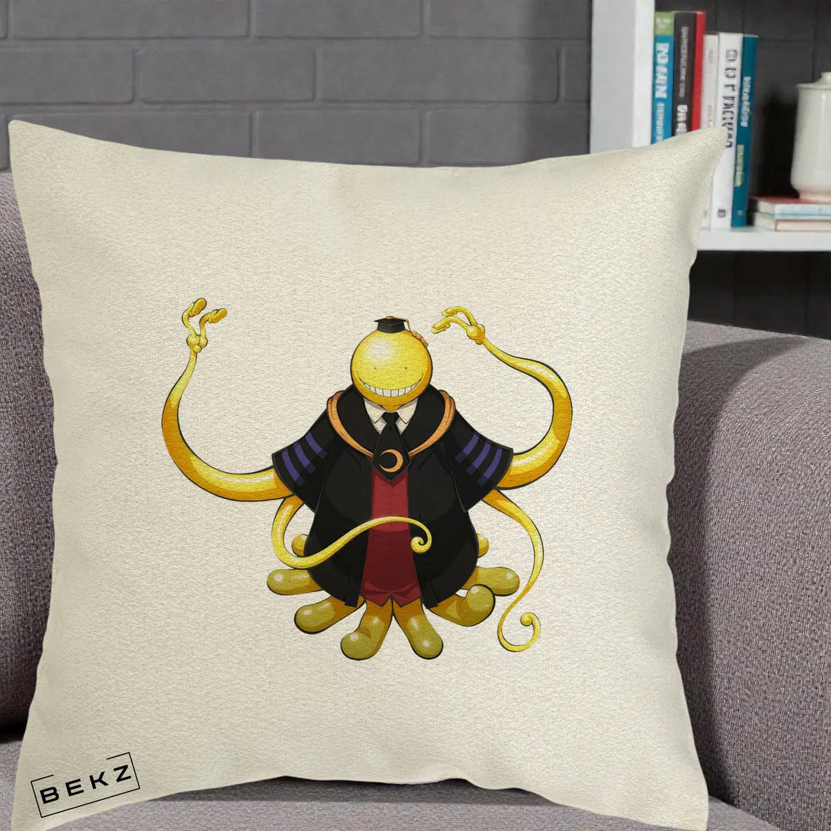 Perna Decorativa Assassination Classroom Koro-sensei, 40x40 cm, Ecru, Husa Detasabila, Perna, BEKZ®