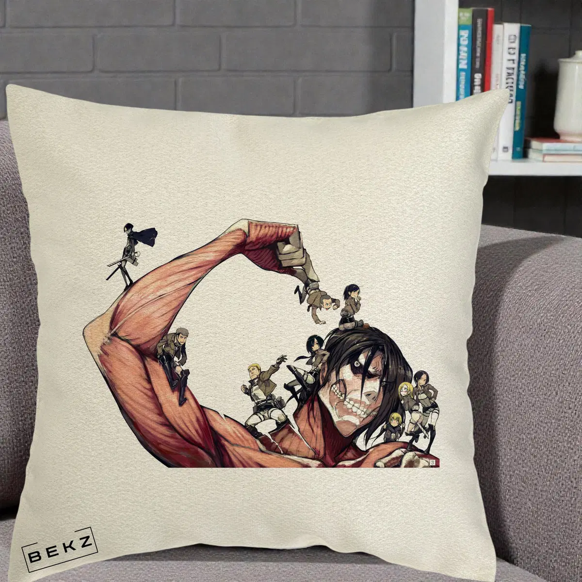 Perna Decorativa Attack on Titan Eren Titan Grup, 40x40 cm, Ecru, Husa Detasabila, Perna, BEKZ®