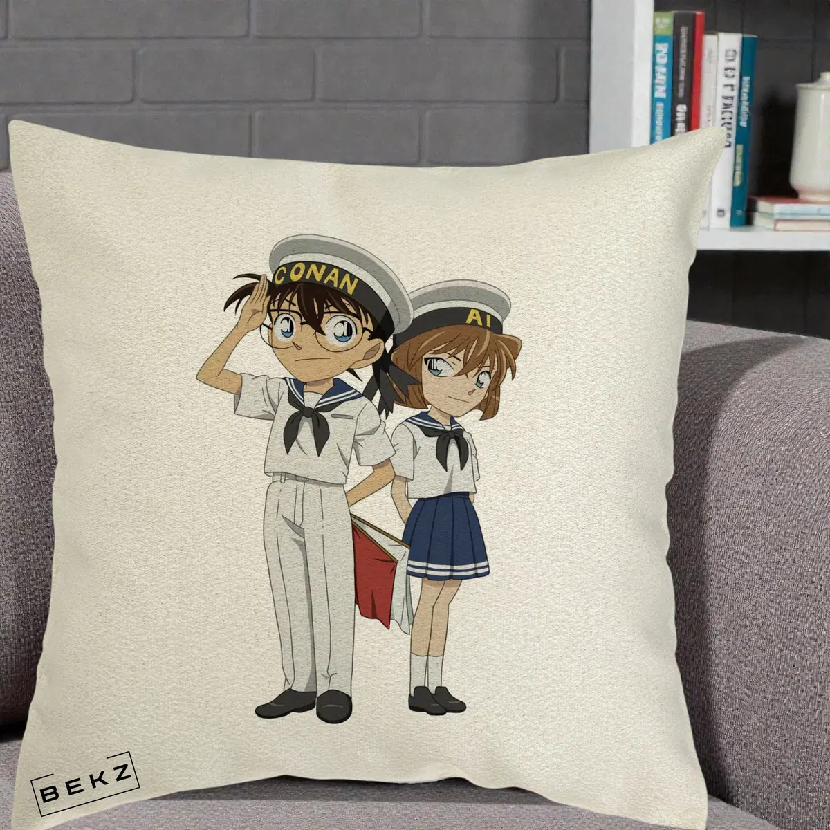 Perna Decorativa Detective Conan Conan si Ai Sailor, 40x40 cm, Ecru, Husa Detasabila, Perna, BEKZ®