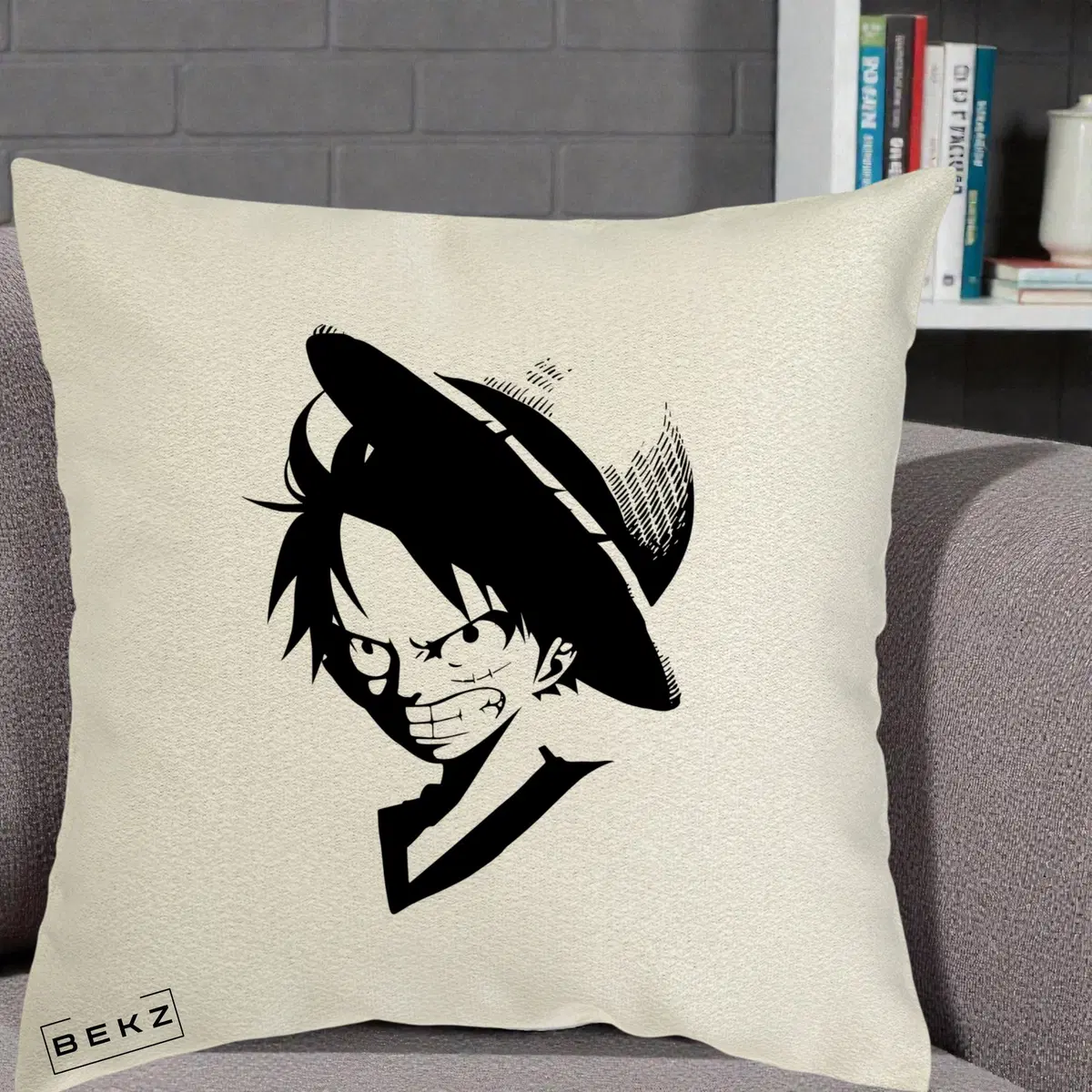 Perna Decorativa One Piece Luffy Silueta Alb-Negru, 40x40 cm, Ecru, Husa Detasabila, Perna, BEKZ®