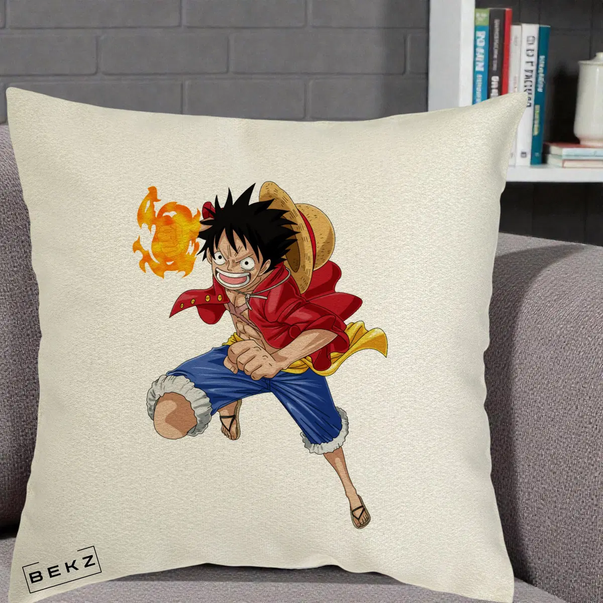 Perna Decorativa One Piece Luffy Gear Second Foc, 40x40 cm, Ecru, Husa Detasabila, Perna, BEKZ®