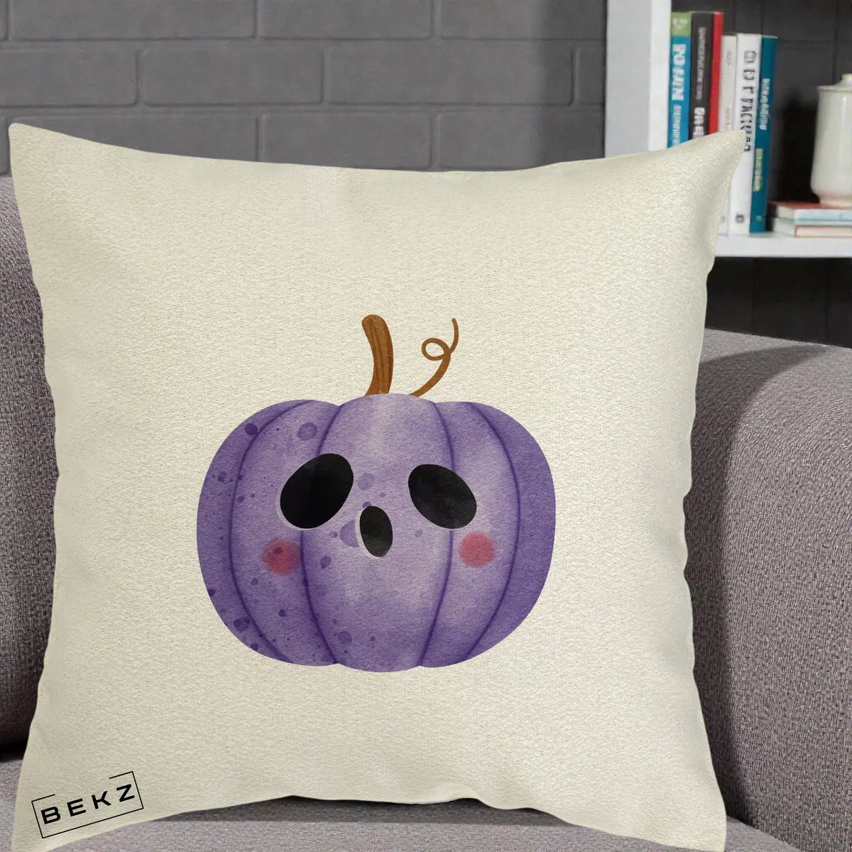 Perna Decorativa Dovleac Halloween Mov Kawaii, 40x40 cm, Ecru, Husa Detasabila, Perna, BEKZ®