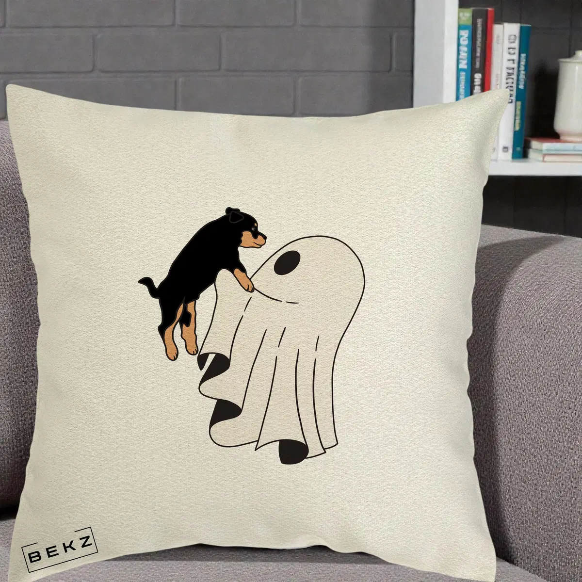 Perna Decorativa Caine Rottweiler Fantoma Halloween, 40x40 cm, Ecru, Husa Detasabila, Perna, BEKZ®