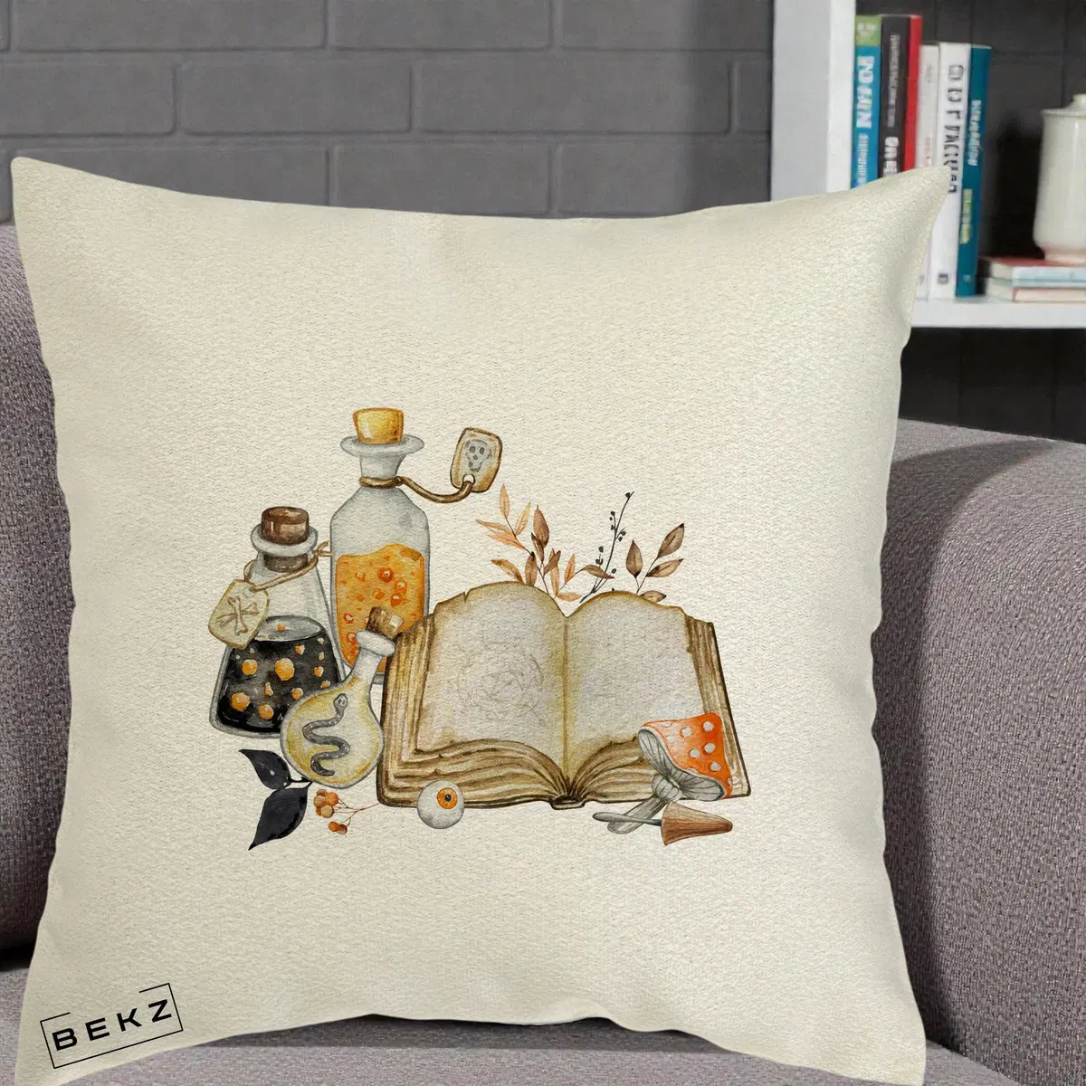 Perna Decorativa Grimoire Vrajitoare si Filtre Magice Halloween, 40x40 cm, Ecru, Husa Detasabila, Perna, BEKZ®
