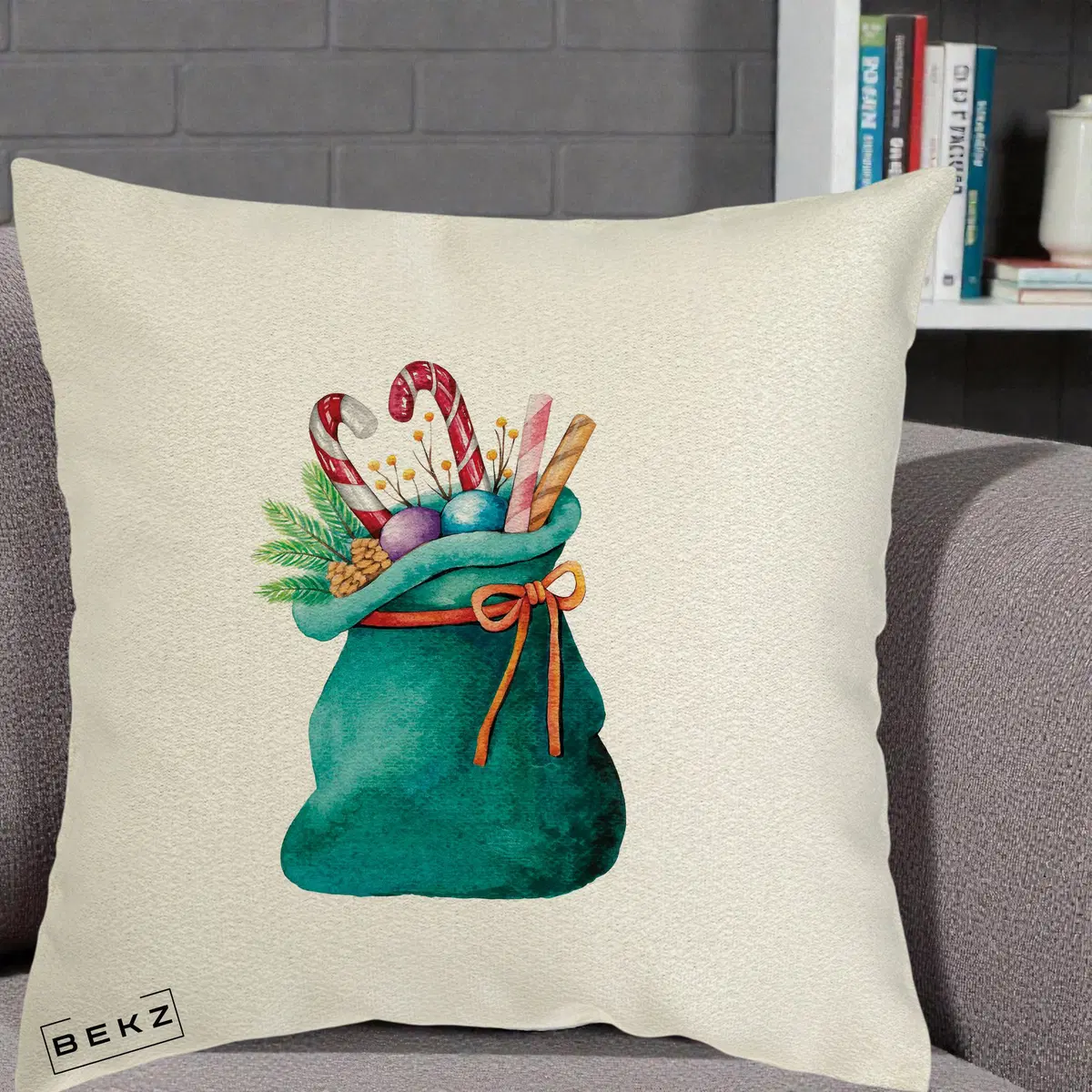 Perna Decorativa Saculet Cadouri Mos Craciun Acuarela Verde, 40x40 cm, Ecru, Husa Detasabila, Perna, BEKZ®