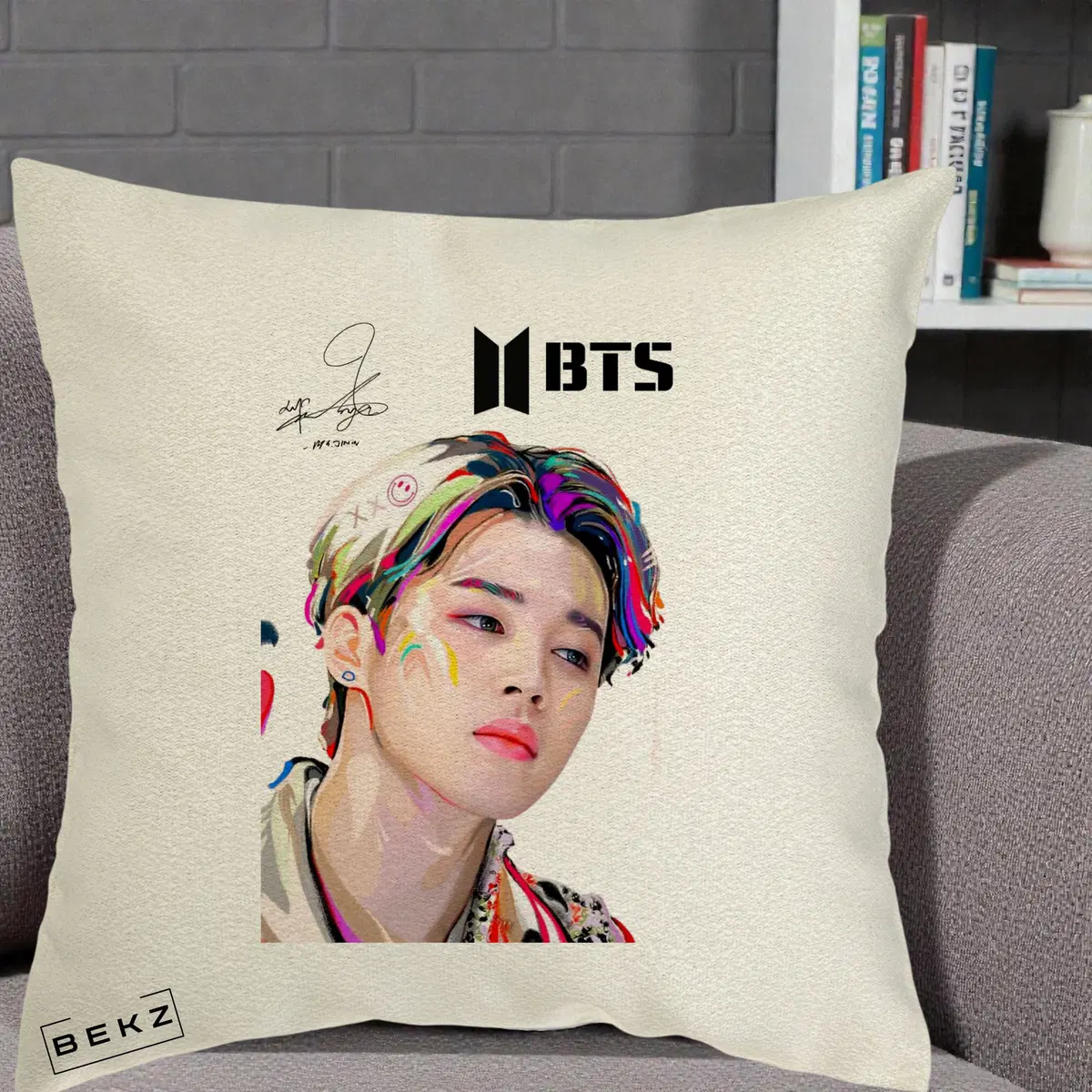 Perna Decorativa BTS Jimin Portret Artistic Multicolor cu Autograf, 40x40 cm, Ecru, Husa Detasabila, Perna, BEKZ®