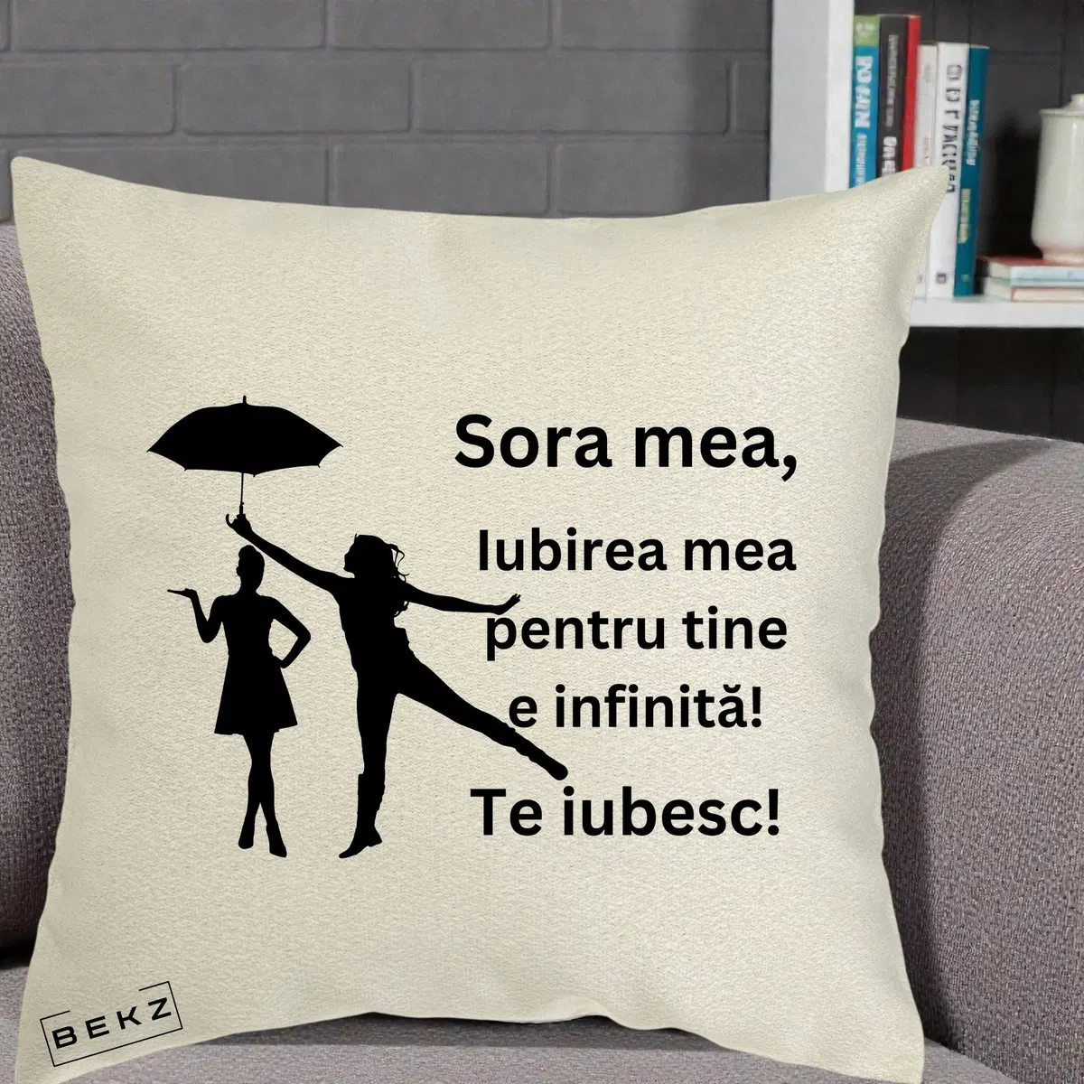 Perna Decorativa Sora Mea Te Iubesc Siluete Negre cu Umbrela, 40x40 cm, Ecru, Husa Detasabila, Perna, BEKZ®