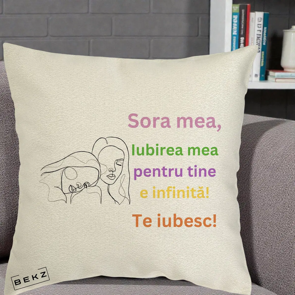 Perna Decorativa Sora Mea Te Iubesc Line Art Fete Colorate Brate Ridicate, 40x40 cm, Ecru, Husa Detasabila, Perna, BEKZ®