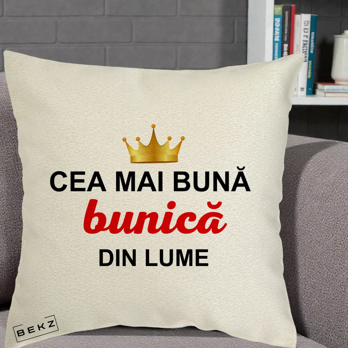 Perna Decorativa Cea Mai Buna Bunica Din Lume Coroana Aurie, 40x40 cm, Ecru, Husa Detasabila, Perna, BEKZ®