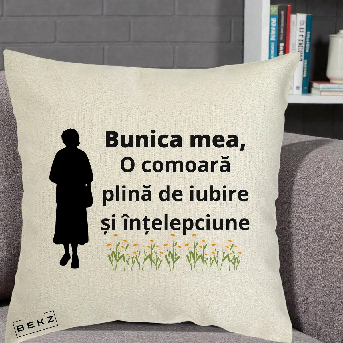 Perna Decorativa Bunica Mea Comoara Iubire Intelepciune Silueta cu Nepoata, 40x40 cm, Ecru, Husa Detasabila, Perna, BEKZ®