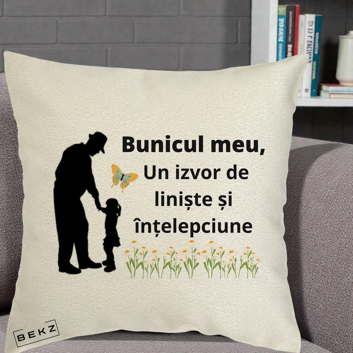 Perna Decorativa Bunicul Meu Izvor de Liniste cu Fluture si Fetita, 40x40 cm, Ecru, Husa Detasabila, Perna, BEKZ®