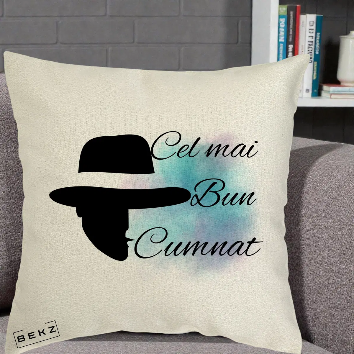 Perna Decorativa Cel mai Bun Cumnat cu Silueta Palarie si Pete Teal-Roz, 40x40 cm, Ecru, Husa Detasabila, Perna, BEKZ®