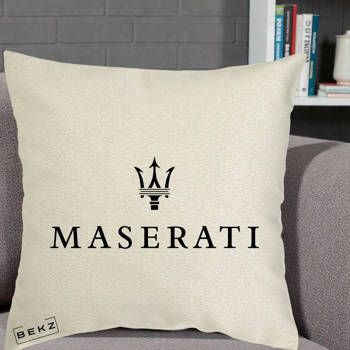 Perna Decorativa Logo MG Motor Negru pe Fond ecru, 40x40 cm, Ecru, Husa Detasabila, Perna, BEKZ®