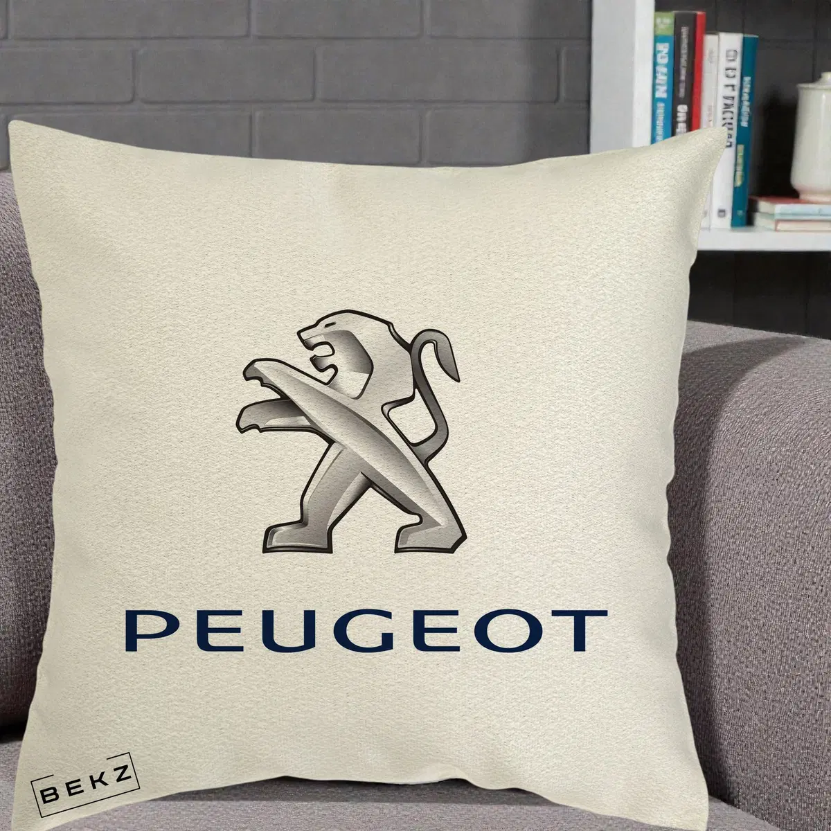 Perna Decorativa Logo Peugeot Leu Argintiu pe Fond ecru, 40x40 cm, Ecru, Husa Detasabila, Perna, BEKZ®