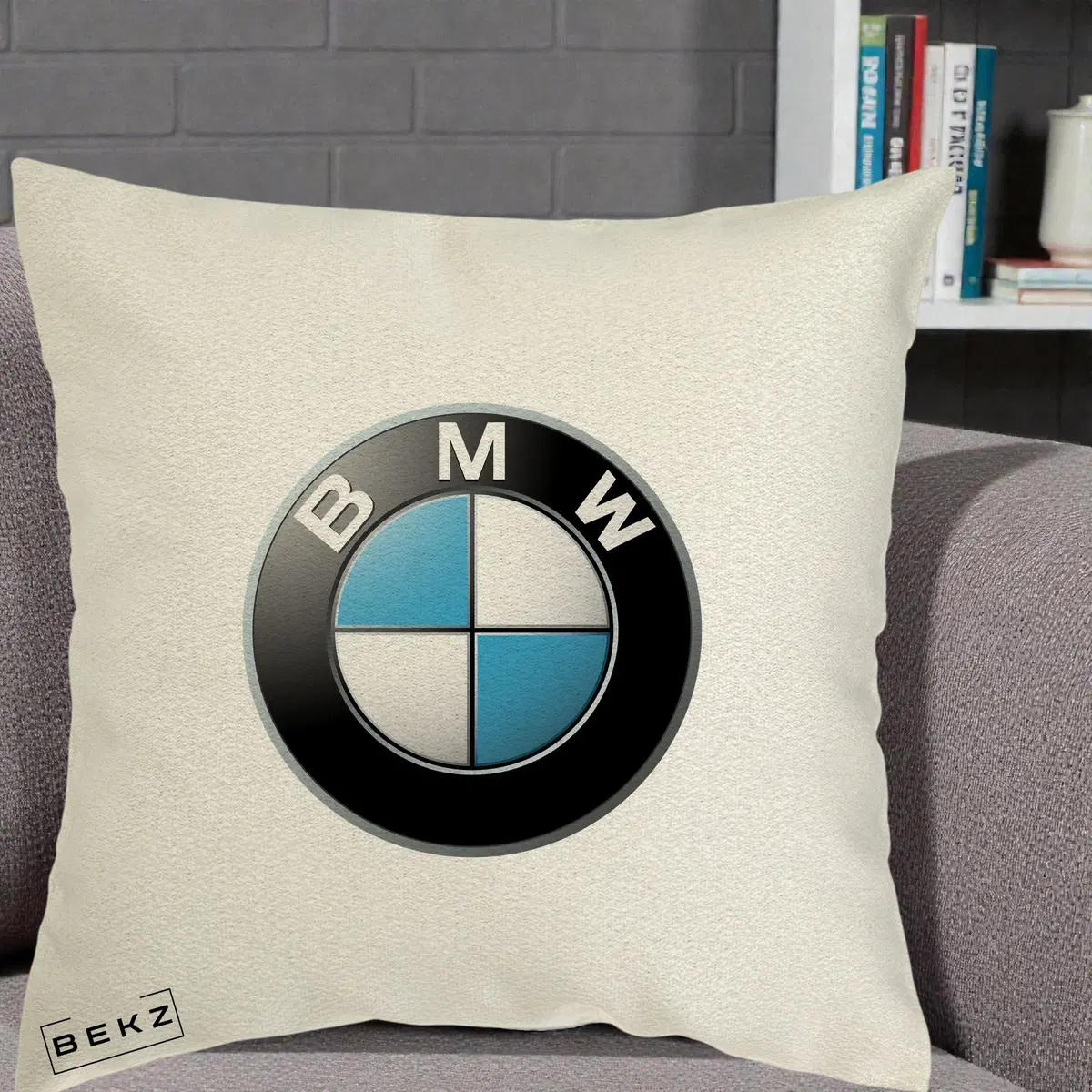 Perna Decorativa Logo BMW Rotund Albastru-Alb pe Fond ecru, 40x40 cm, Ecru, Husa Detasabila, Perna, BEKZ®