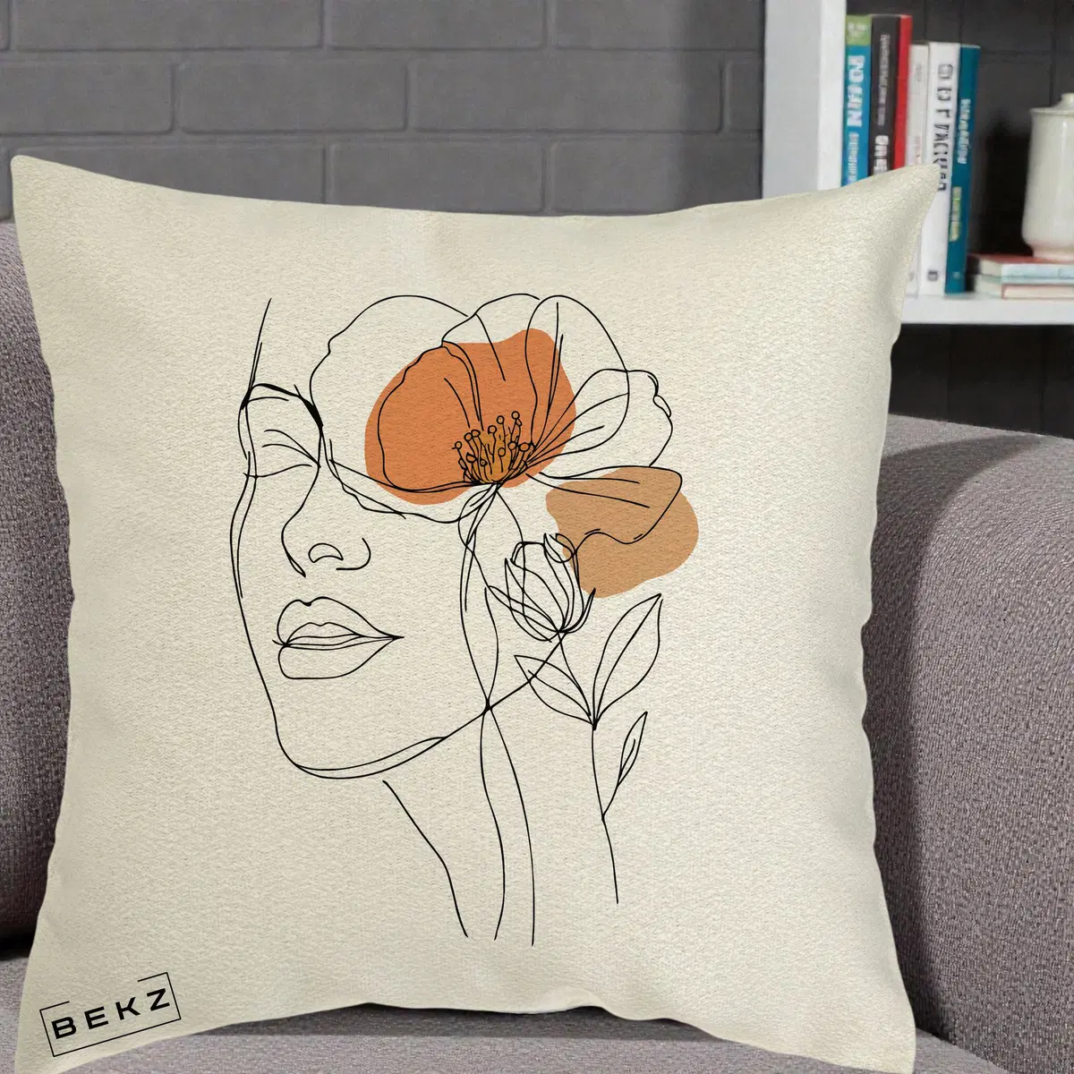 Perna Decorativa Portret Feminin Mac Profilat, 40x40 cm, Ecru, Husa Detasabila, Perna, BEKZ®