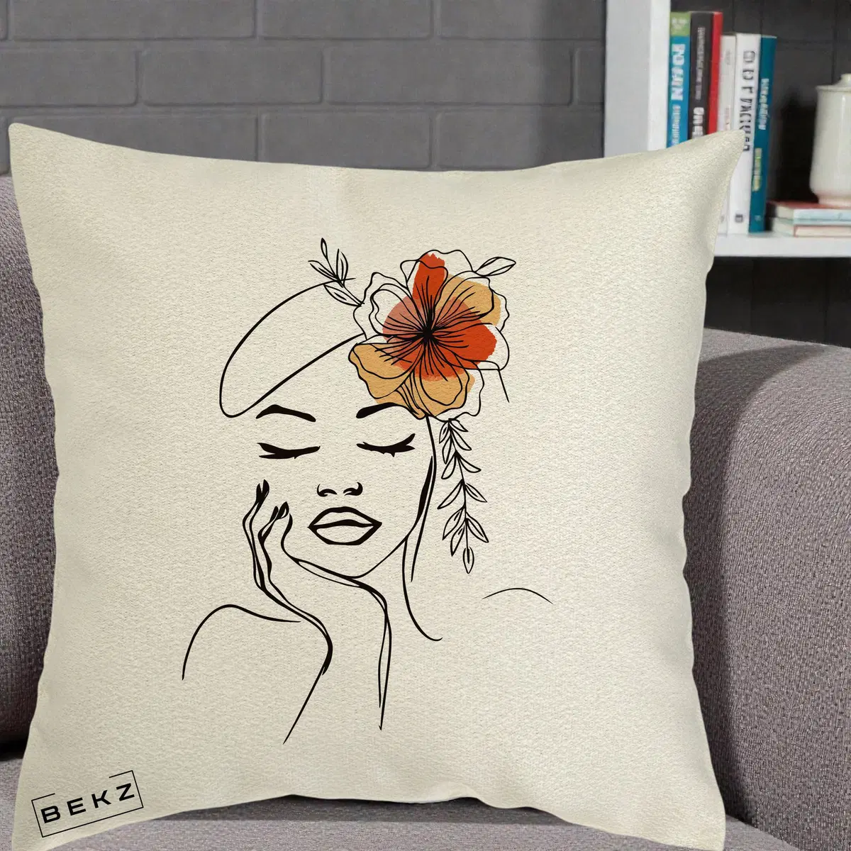 Perna Decorativa Portret Feminin Flori Palarie, 40x40 cm, Ecru, Husa Detasabila, Perna, BEKZ®