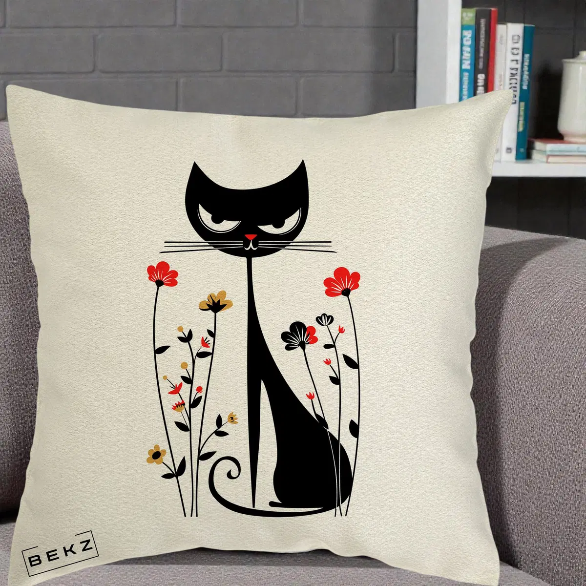 Perna Decorativa Pisica Neagra Grafica Flori Rosii, 40x40 cm, Ecru, Husa Detasabila, Perna, BEKZ®