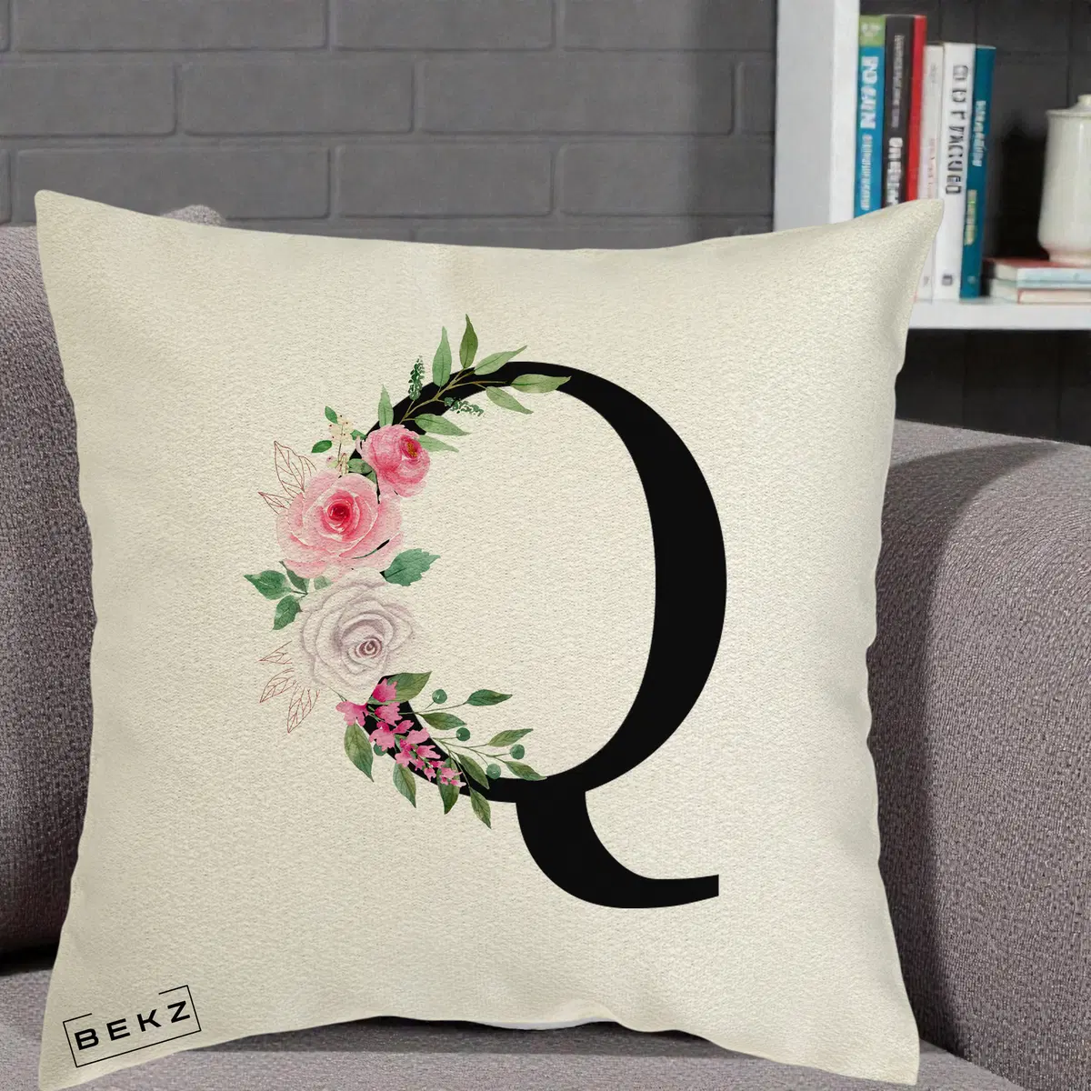 Perna Decorativa Monograma Florala Litera Q, 40x40 cm, Ecru, Husa Detasabila, Perna, BEKZ®