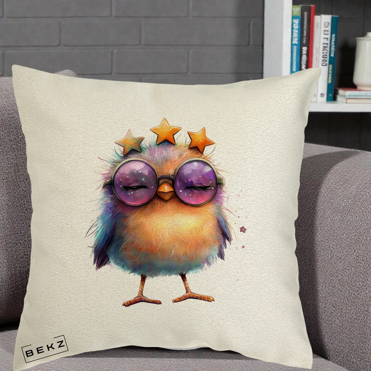 Perna Decorativa Pui Pop Star cu Ochelari Stele Violet, 40x40 cm, Ecru, Husa Detasabila, Perna, BEKZ®