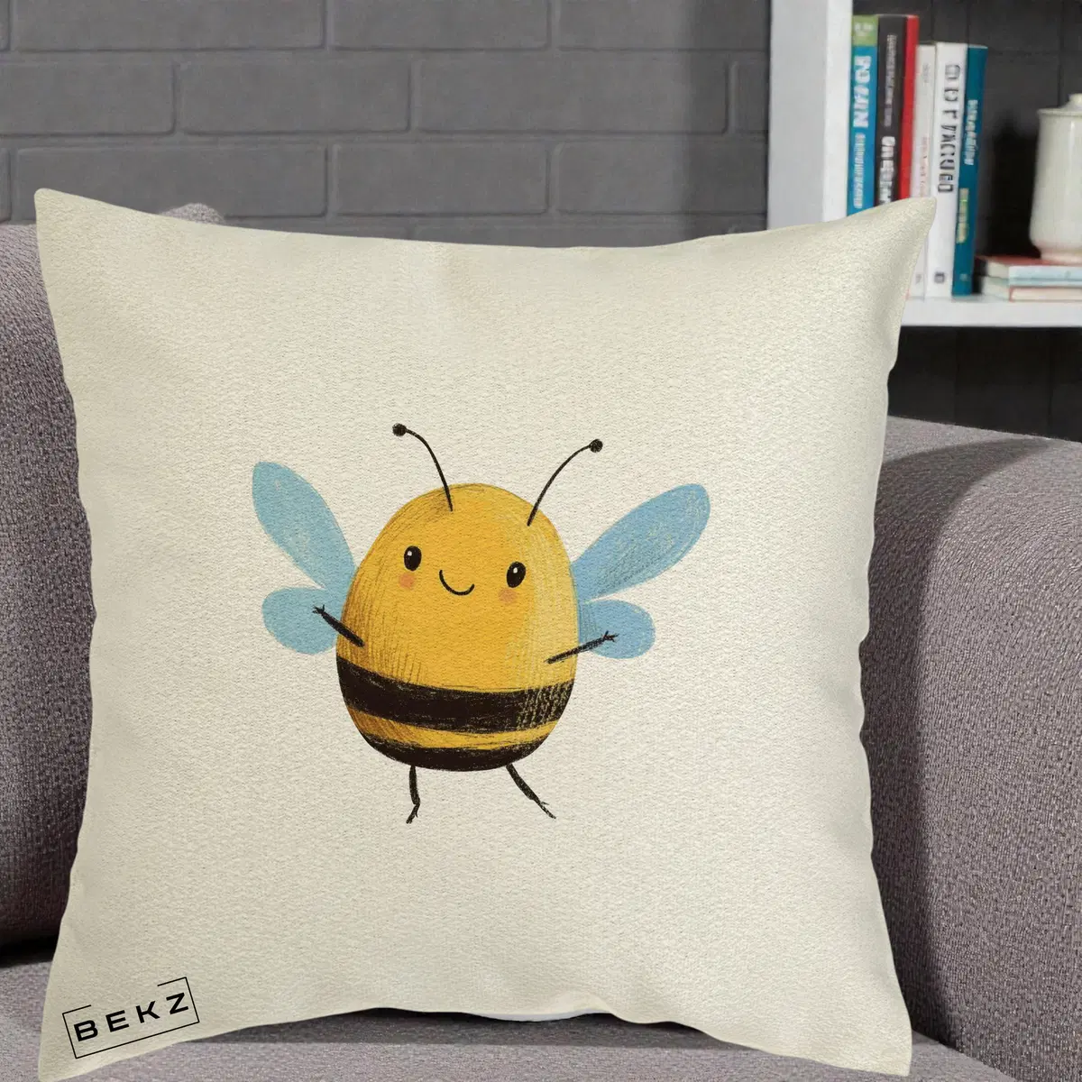 Perna Decorativa Buburuza pe Trifoi cu Patru Foi, 40x40 cm, Ecru, Husa Detasabila, Perna, BEKZ®