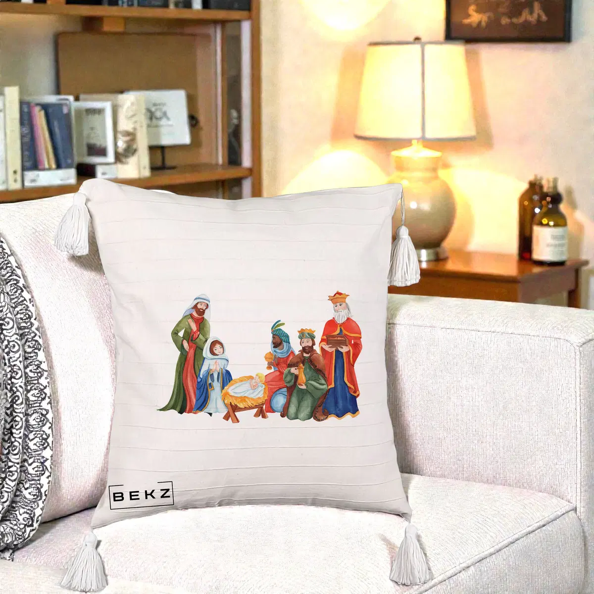 Perna Decorativa Nasterea Domnului Cei Trei Magi Acuarela, 40x40 cm, Bej cu Franjuri, Husa Detasabila, Perna, BEKZ®