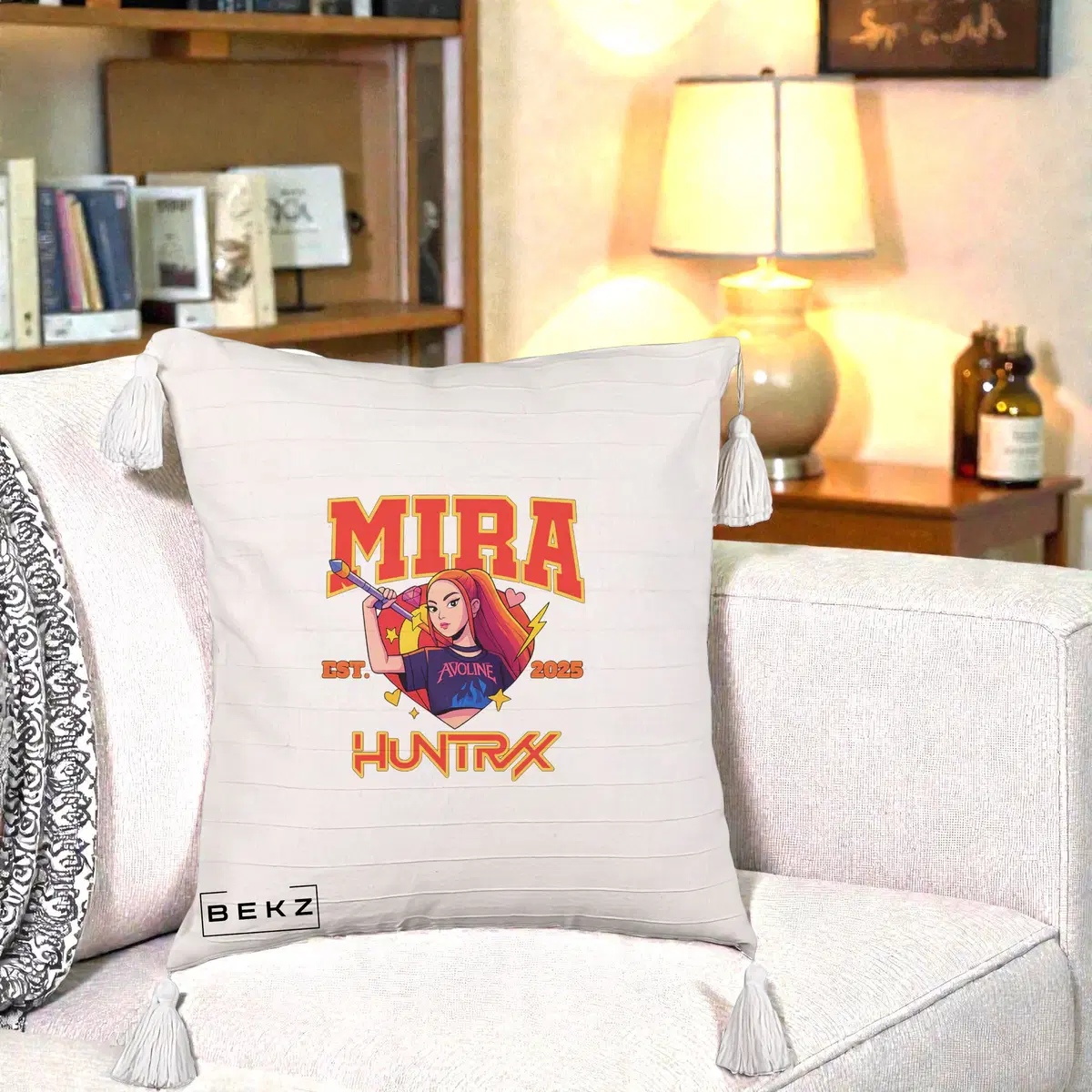 Perna Decorativa HUNTRX Mira Personaj Avoline, 40x40 cm, Bej cu Franjuri, Husa Detasabila, Perna, BEKZ®