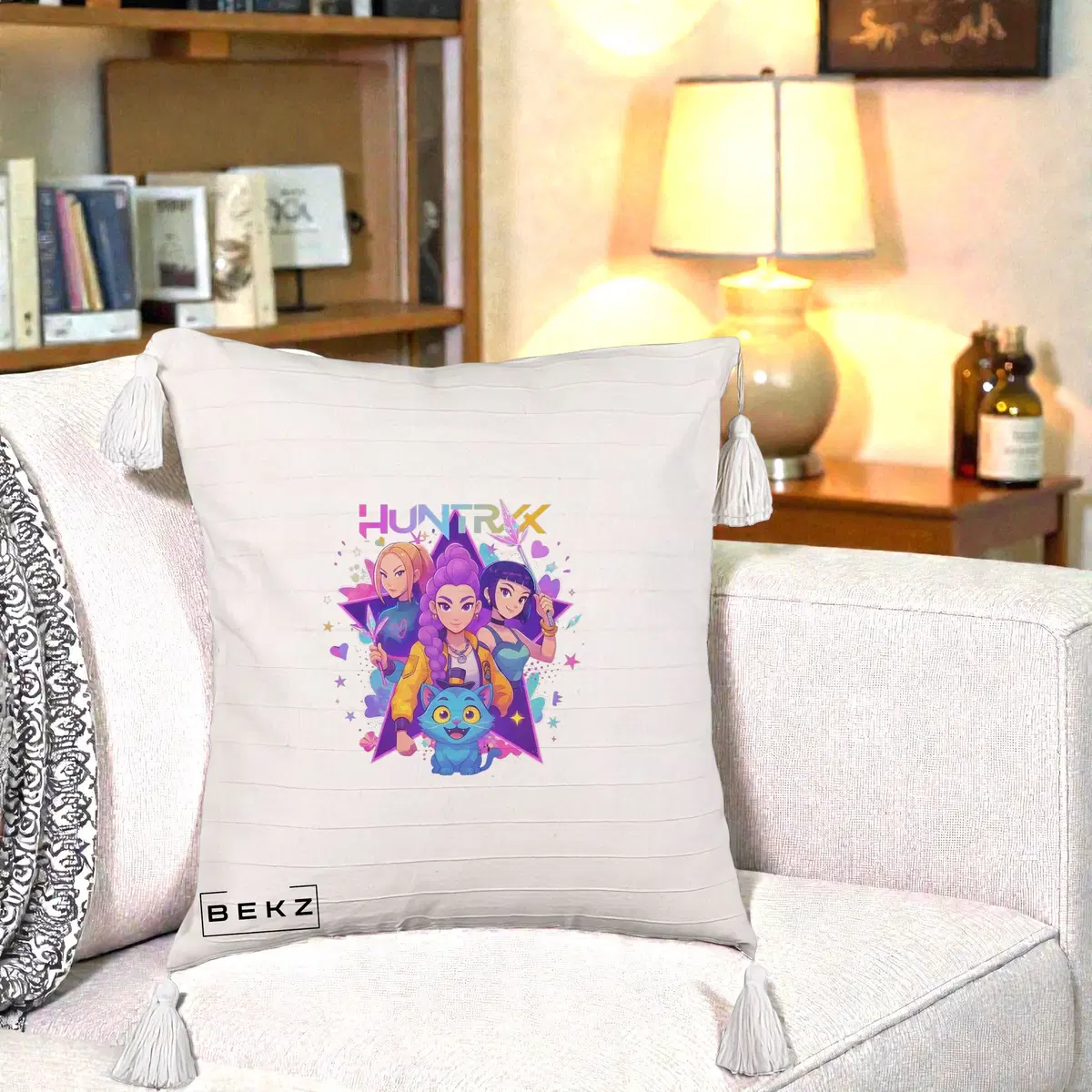 Perna Decorativa HUNTRX Trio cu Pisica Stele, 40x40 cm, Bej cu Franjuri, Husa Detasabila, Perna, BEKZ®
