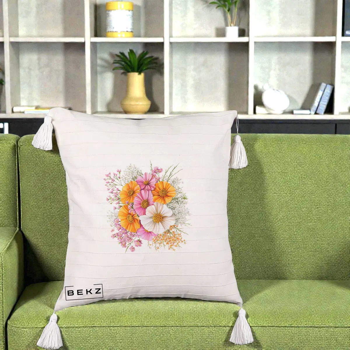 Perna Decorativa Buchet Cosmos Portocaliu Roz si Alb, 40x40 cm, Bej cu Franjuri, Husa Detasabila, Perna, BEKZ®