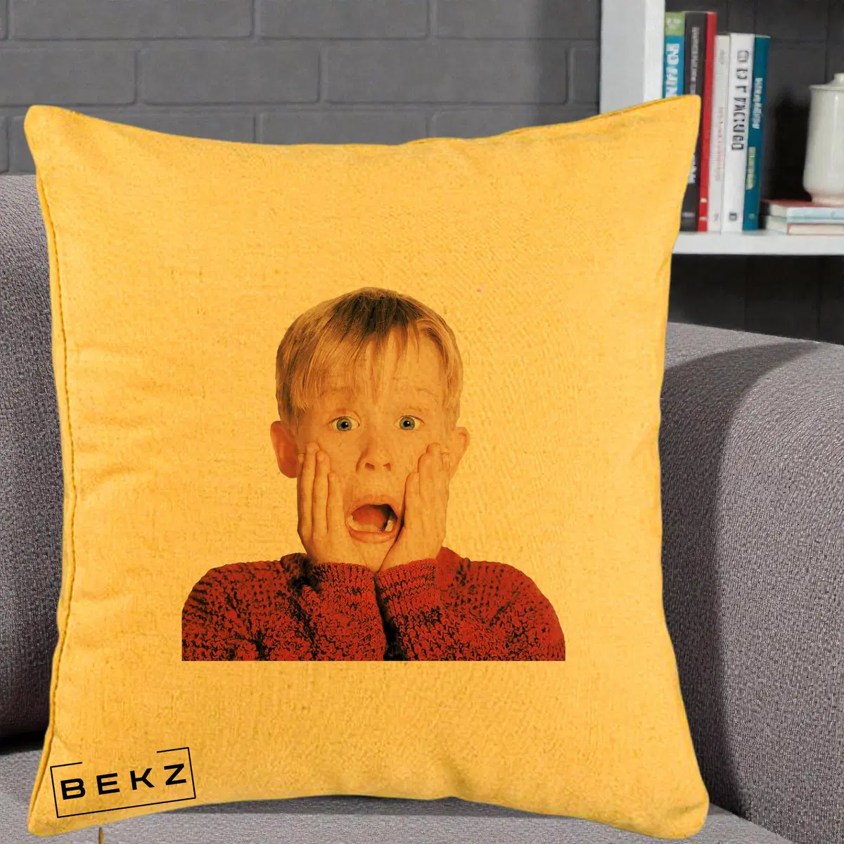 Perna Decorativa Kevin Singur Acasa, 40x40 cm, Galben, Husa Detasabila, Perna, BEKZ®
