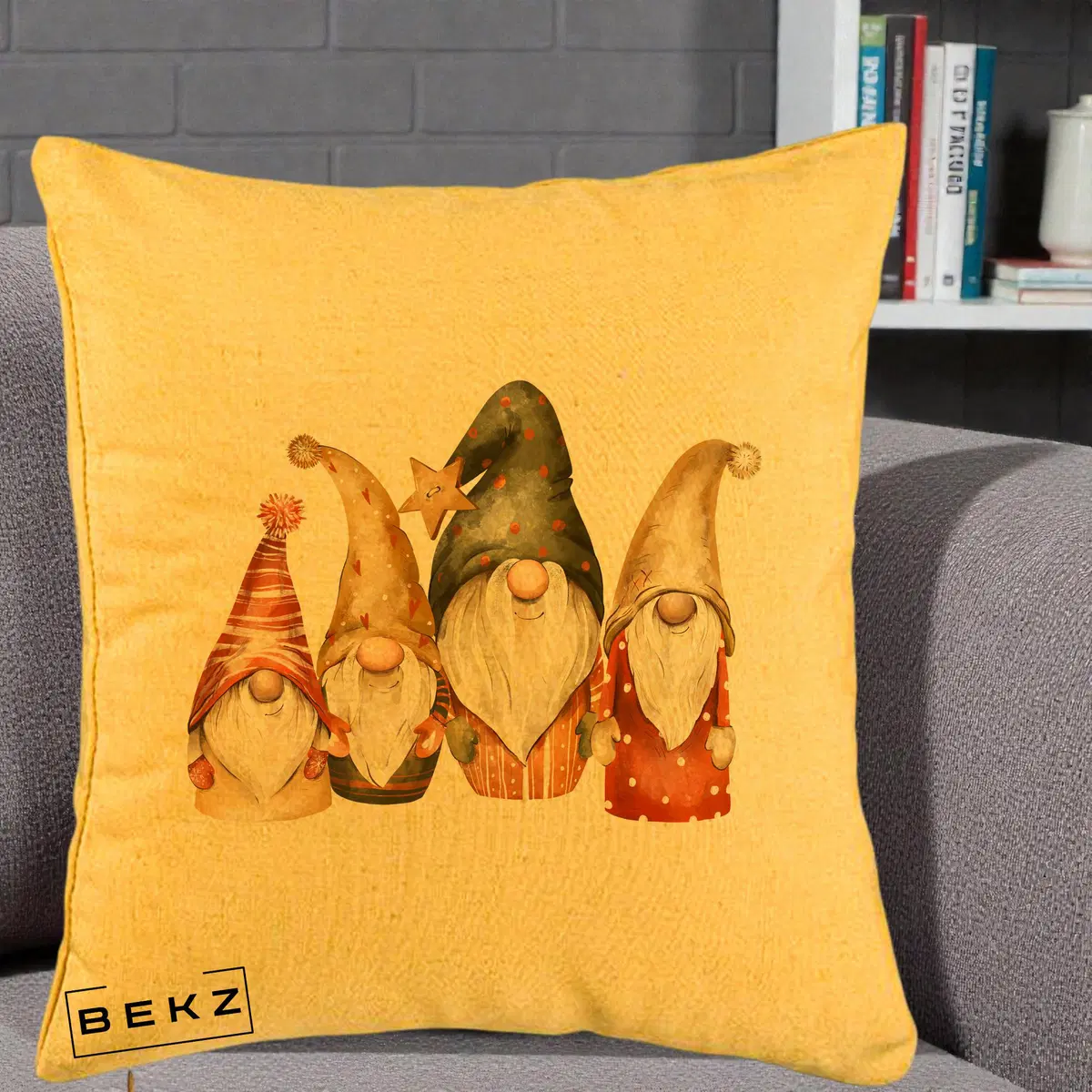 Perna Decorativa Gnomi de Craciun Patru, 40x40 cm, Galben, Husa Detasabila, Perna, BEKZ®