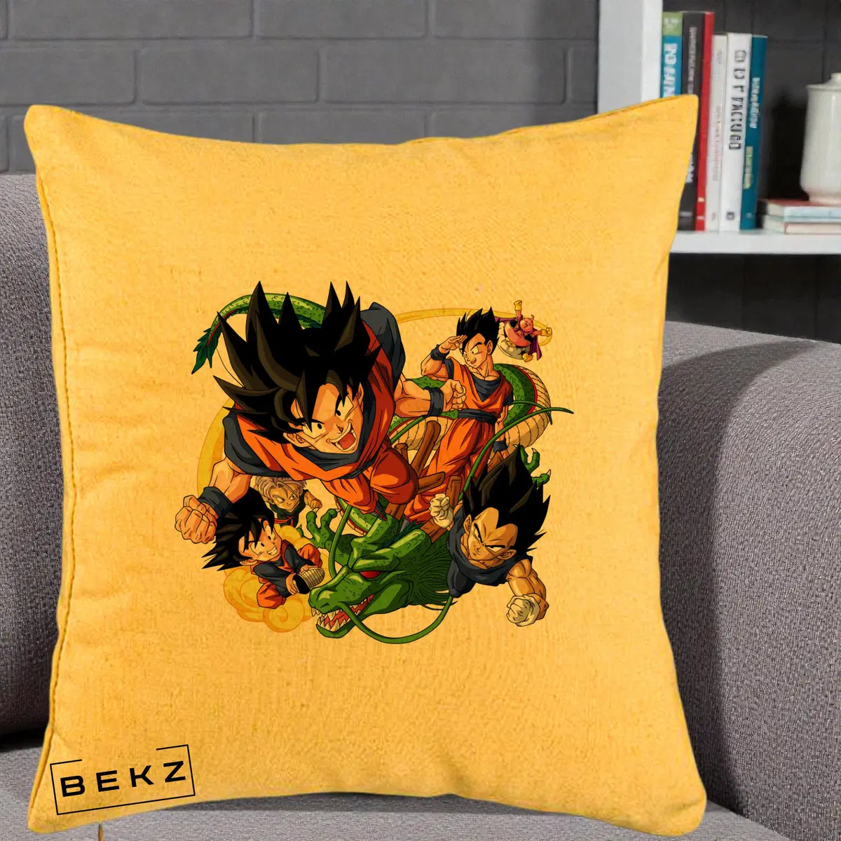 Perna Decorativa Dragon Ball Goku si Shenron Actiune, 40x40 cm, Galben, Husa Detasabila, Perna, BEKZ®
