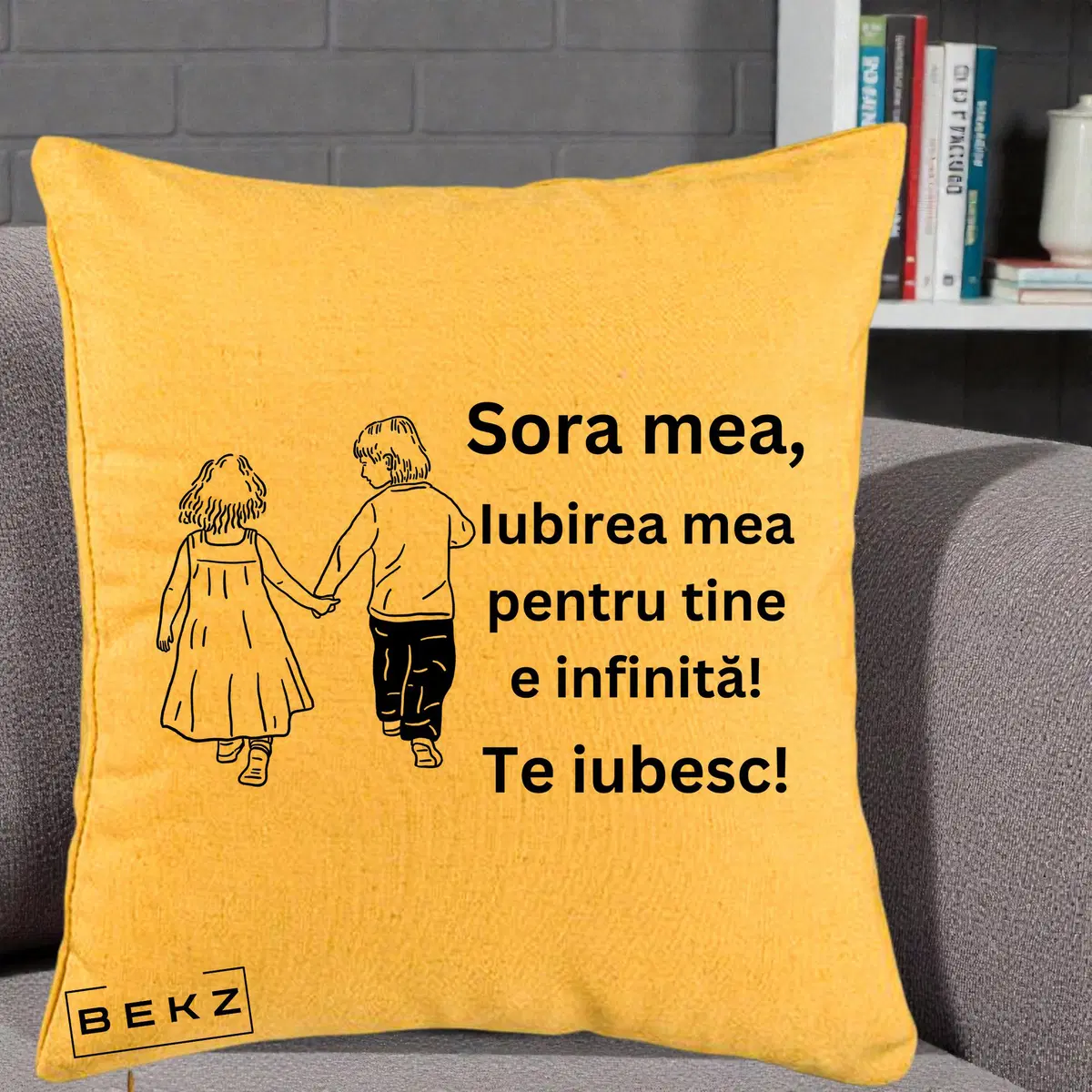 Perna Decorativa Sora Mea Te Iubesc Doua Fete Telefoane Violet Roz, 40x40 cm, Galben, Husa Detasabila, Perna, BEKZ®