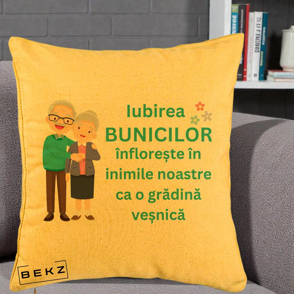 Perna Decorativa Bunicii Iubirea Infloreste Cuplu Senior Teal, 40x40 cm, Galben, Husa Detasabila, Perna, BEKZ®