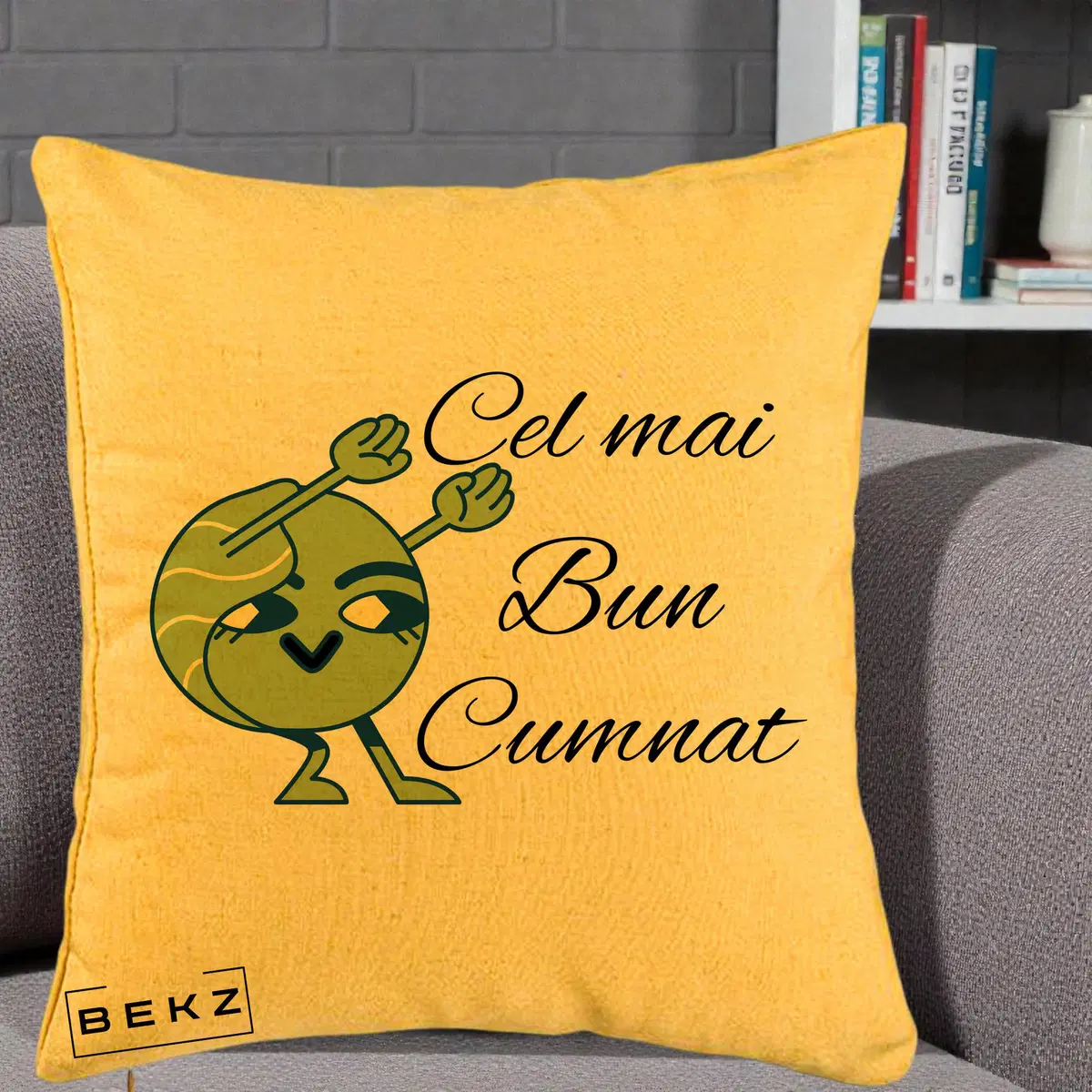 Perna Decorativa Cel mai Bun Cumnat cu Personaj Funny Verde, 40x40 cm, Galben, Husa Detasabila, Perna, BEKZ®