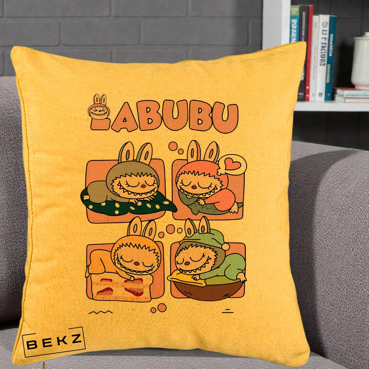 Perna Decorativa Labubu Sleeping Quad Grid, 40x40 cm, Galben, Husa Detasabila, Perna, BEKZ®