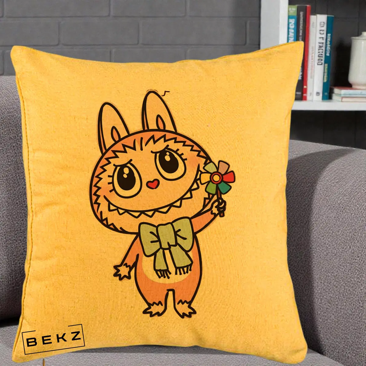 Perna Decorativa Labubu Roz cu Morisca, 40x40 cm, Galben, Husa Detasabila, Perna, BEKZ®