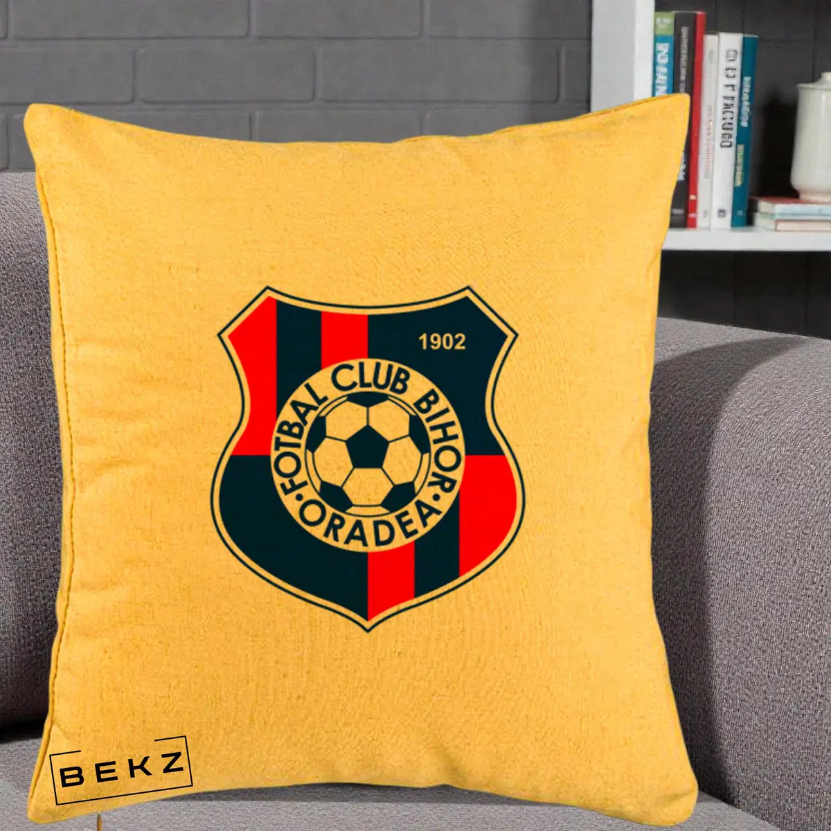 Perna Decorativa FC Bihor Oradea 1902 Fotbal, 40x40 cm, Galben, Husa Detasabila, Perna, BEKZ®