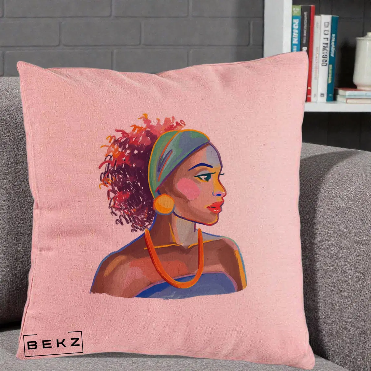 Perna Decorativa Portret Femeie Urbana Acuarela, 40x40 cm, Roz, Husa Detasabila, Perna, BEKZ®
