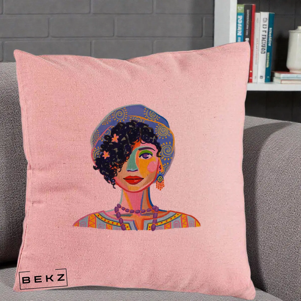 Perna Decorativa Portret Femeie Etnic Colorat, 40x40 cm, Roz, Husa Detasabila, Perna, BEKZ®