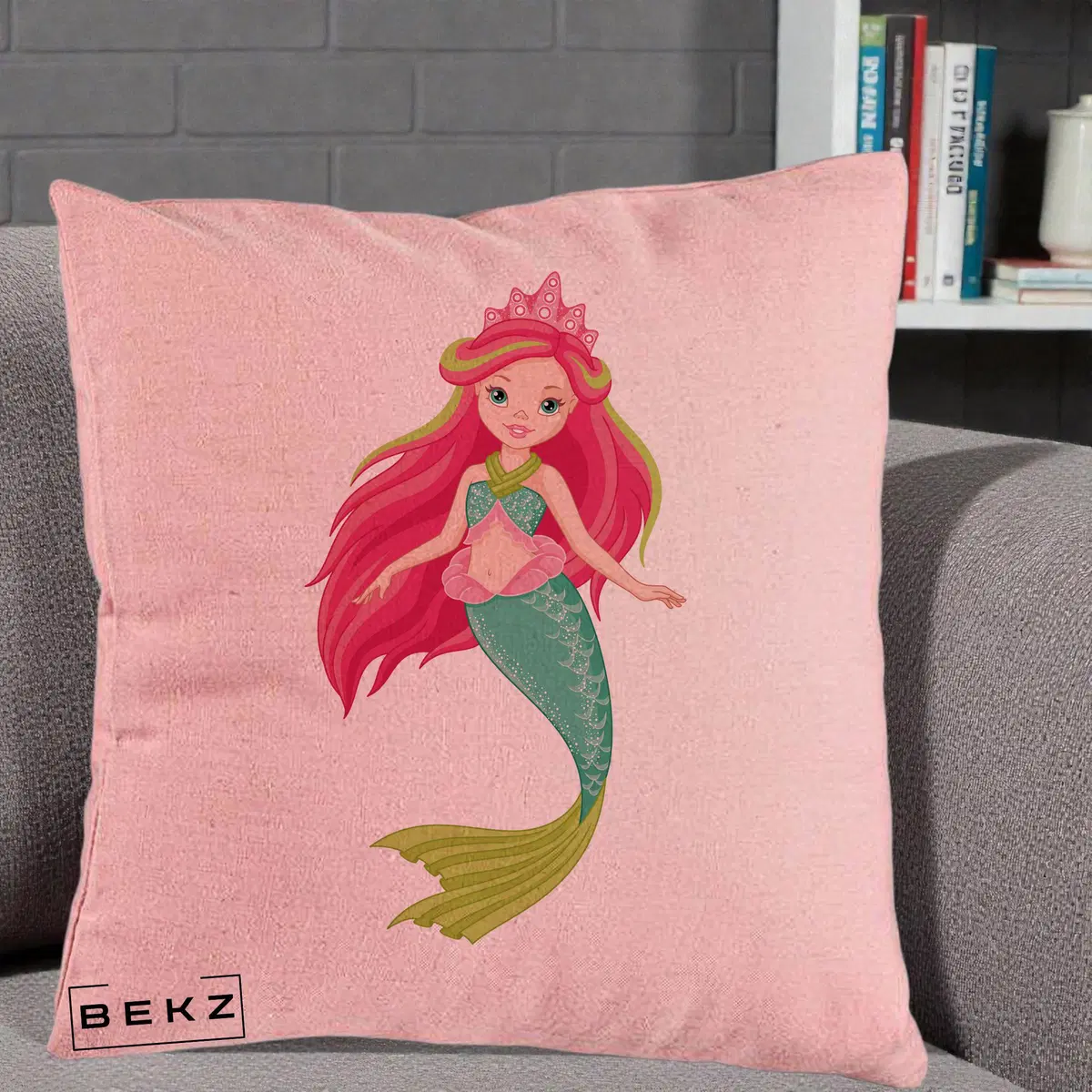 Perna Decorativa Sirena Roz cu Coroana, 40x40 cm, Roz, Husa Detasabila, Perna, BEKZ®