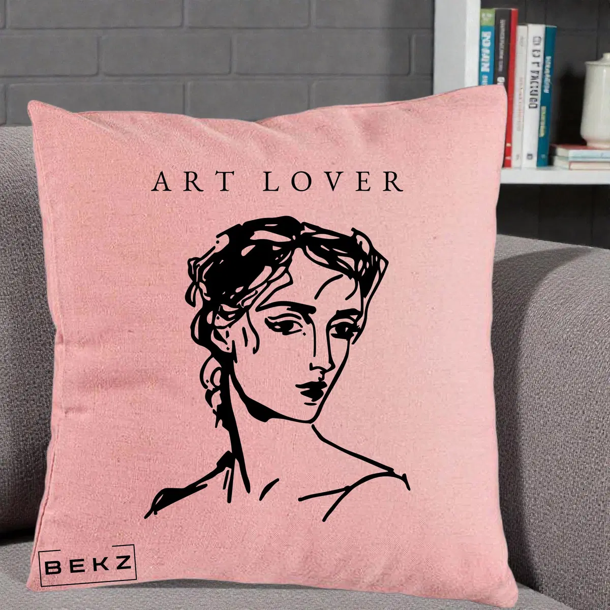 Perna Decorativa Art Lover Portret Grafic, 40x40 cm, Roz, Husa Detasabila, Perna, BEKZ®